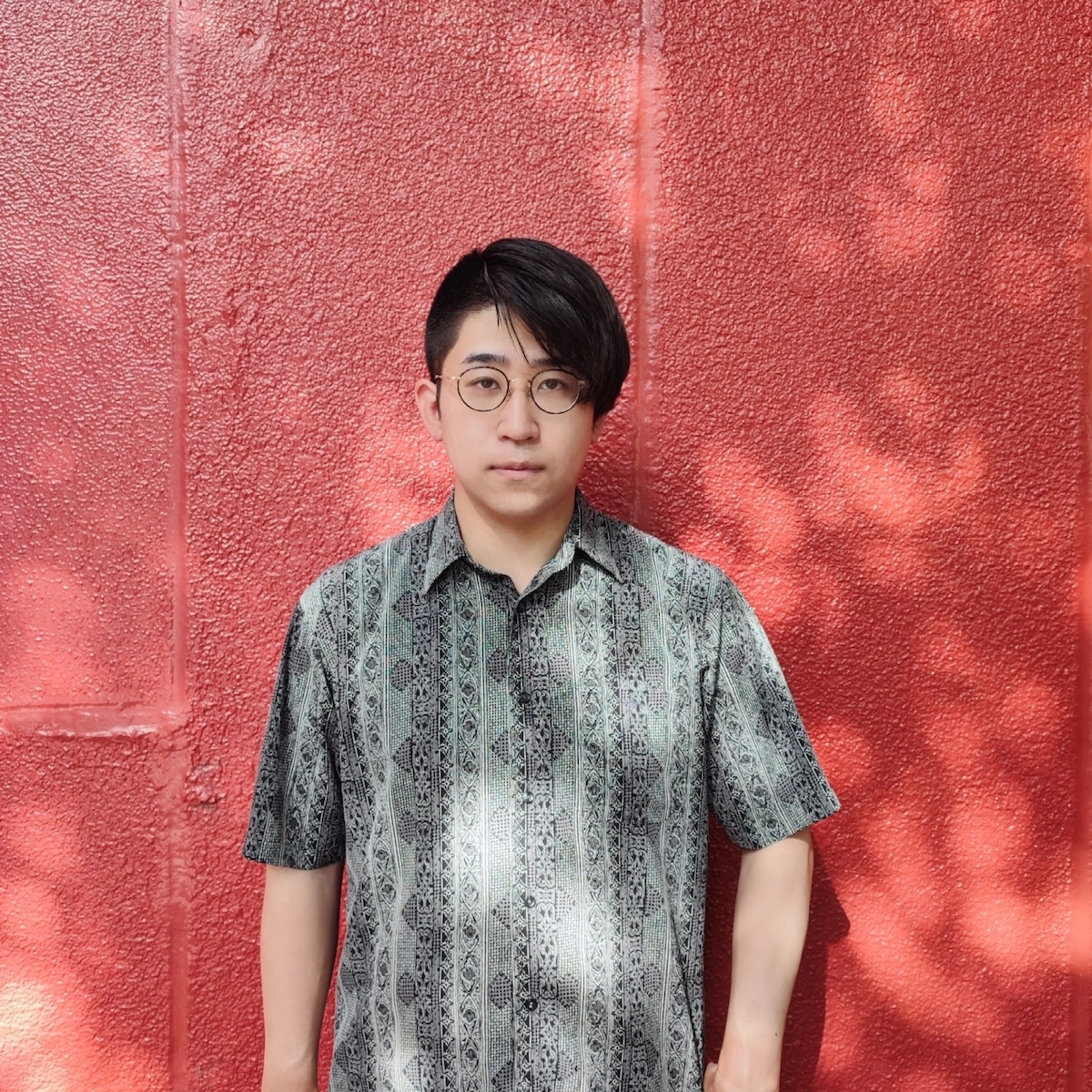 パスポート用証明写真の変換前:一般的な撮影の女性