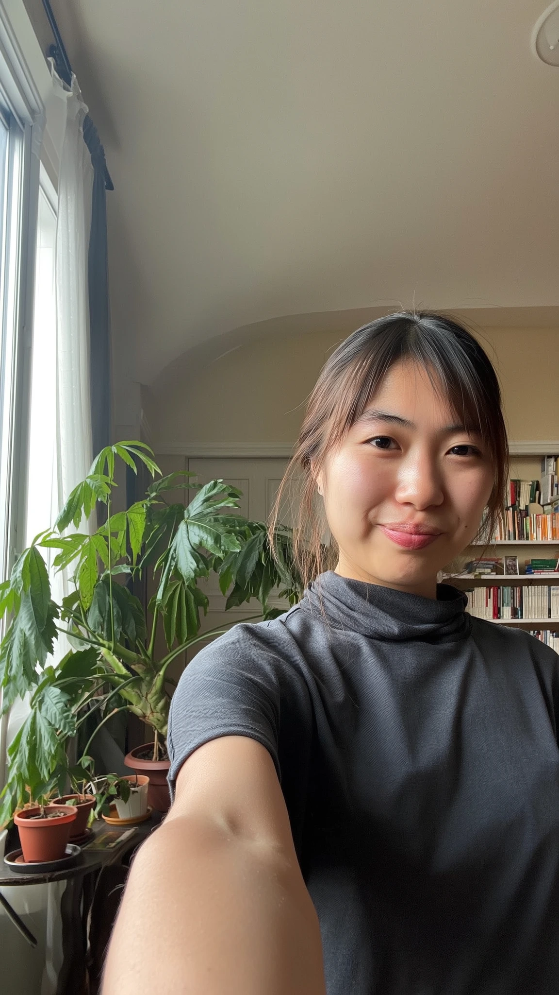 履歴書用証明写真の変換前:私服の男性